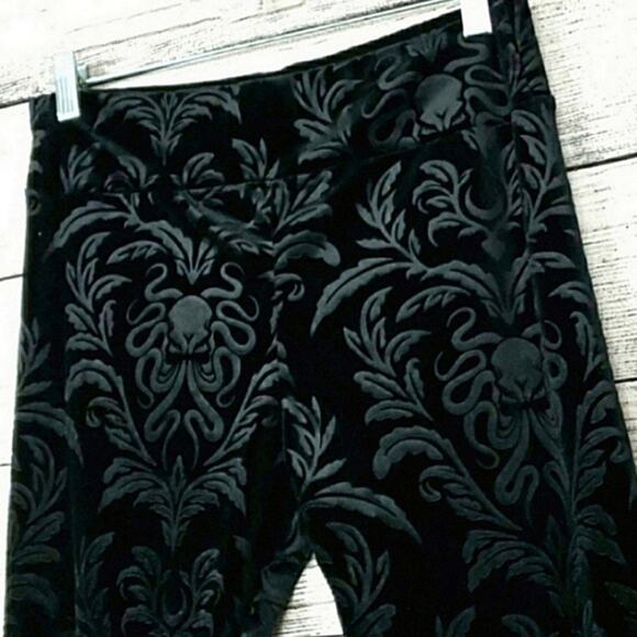 Black Patterned Velvet Burnout Leggings - Picture 2 of 4